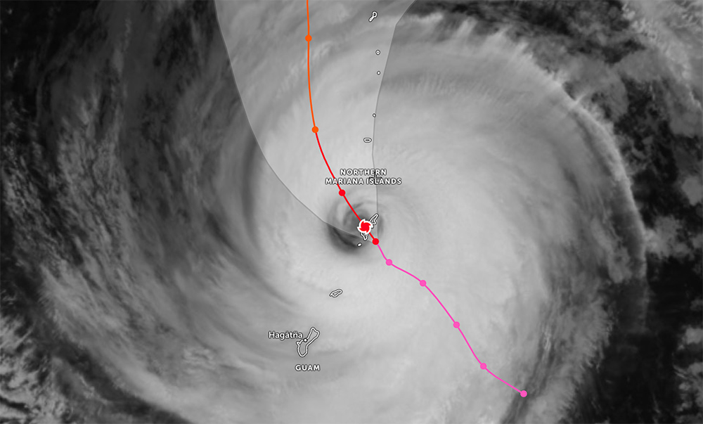 Siêu bão Sinlaku chính thức đổ bộ, gió giật 240km/h tàn phá dữ dội
