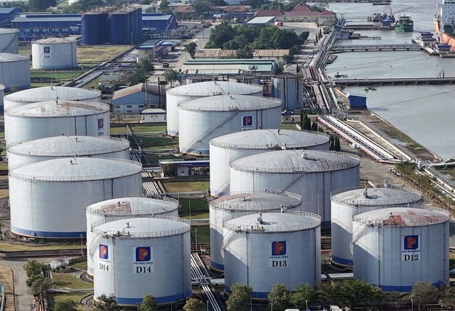 Giá xăng dầu hôm nay 11.4.2026: Dầu diesel giảm kỷ lục 12.000 đồng/lít trong tuần- Ảnh 1.