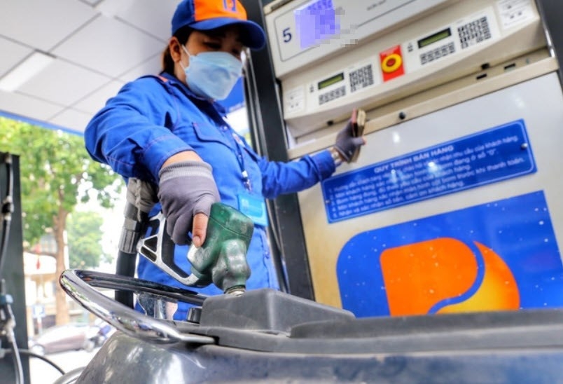 gia xang dau hom nay 18 4 gia dau the gioi tiep tuc giam hinh anh 1