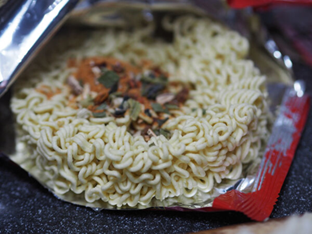 Bé trai 8 tuổi mắc ung thư đại tràng, bác sĩ cảnh báo 2 thực phẩm nhiều người ăn mỗi ngày là nguyên nhân- Ảnh 2.