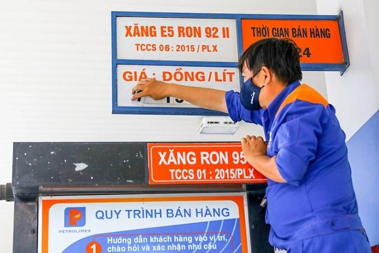 Giá xăng dầu chỉ được điều chỉnh ngay sau 1 ngày khi giá cơ sở tăng từ 15% trở lên - Báo Quảng Ninh điện tử