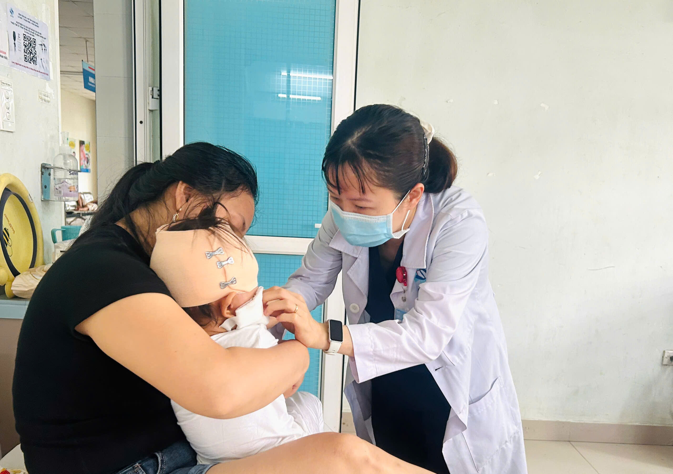 Hai vụ trẻ nhỏ bị chó tấn công liên tiếp, cảnh báo nguy cơ tai nạn từ vật nuôi trong gia đình
