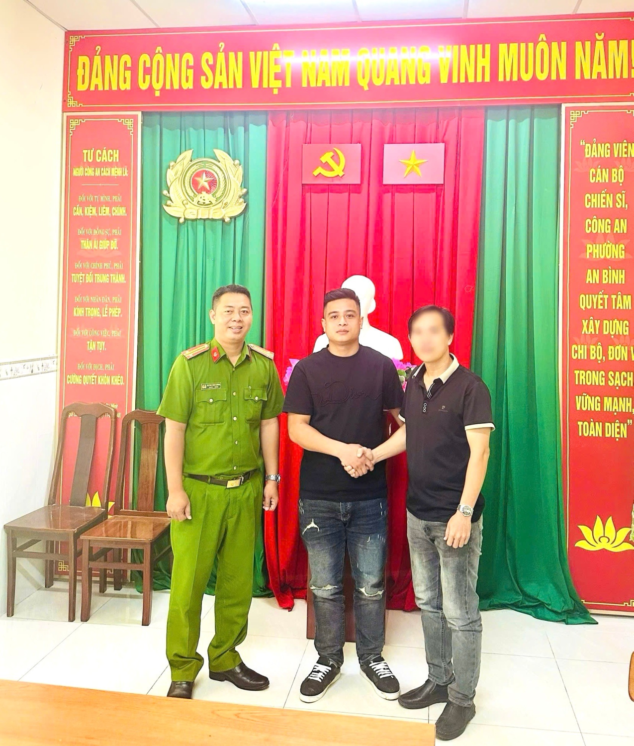 Công an điều tra giao dịch chuyển khoản 1.050.010.000 đồng của nam thanh niên SN 1999 - áº¢nh 1.