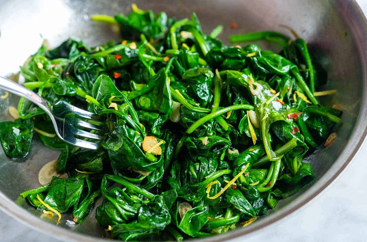 Loại rau nhiều sắt hơn thịt bò, là "vũ khí" ngừa ung thư: Cực dễ trồng, phát triển tốt bất chấp thời tiết - Ảnh 1.