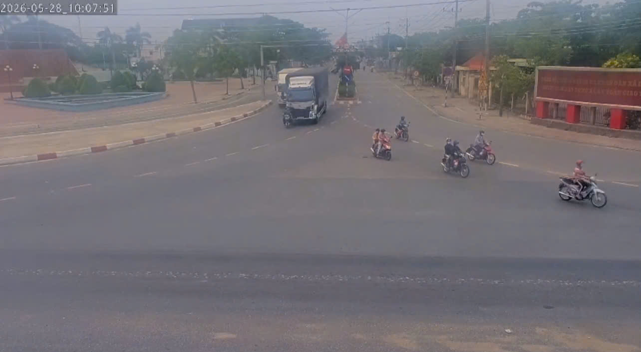 Tai nạn giao thông Tây Ninh: Hai phụ nữ tử vong thương tâm dưới gầm xe tải - Ảnh 1.