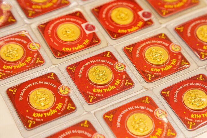 Giá vàng tiếp tục lao dốc. (Ảnh: Minh Đức).