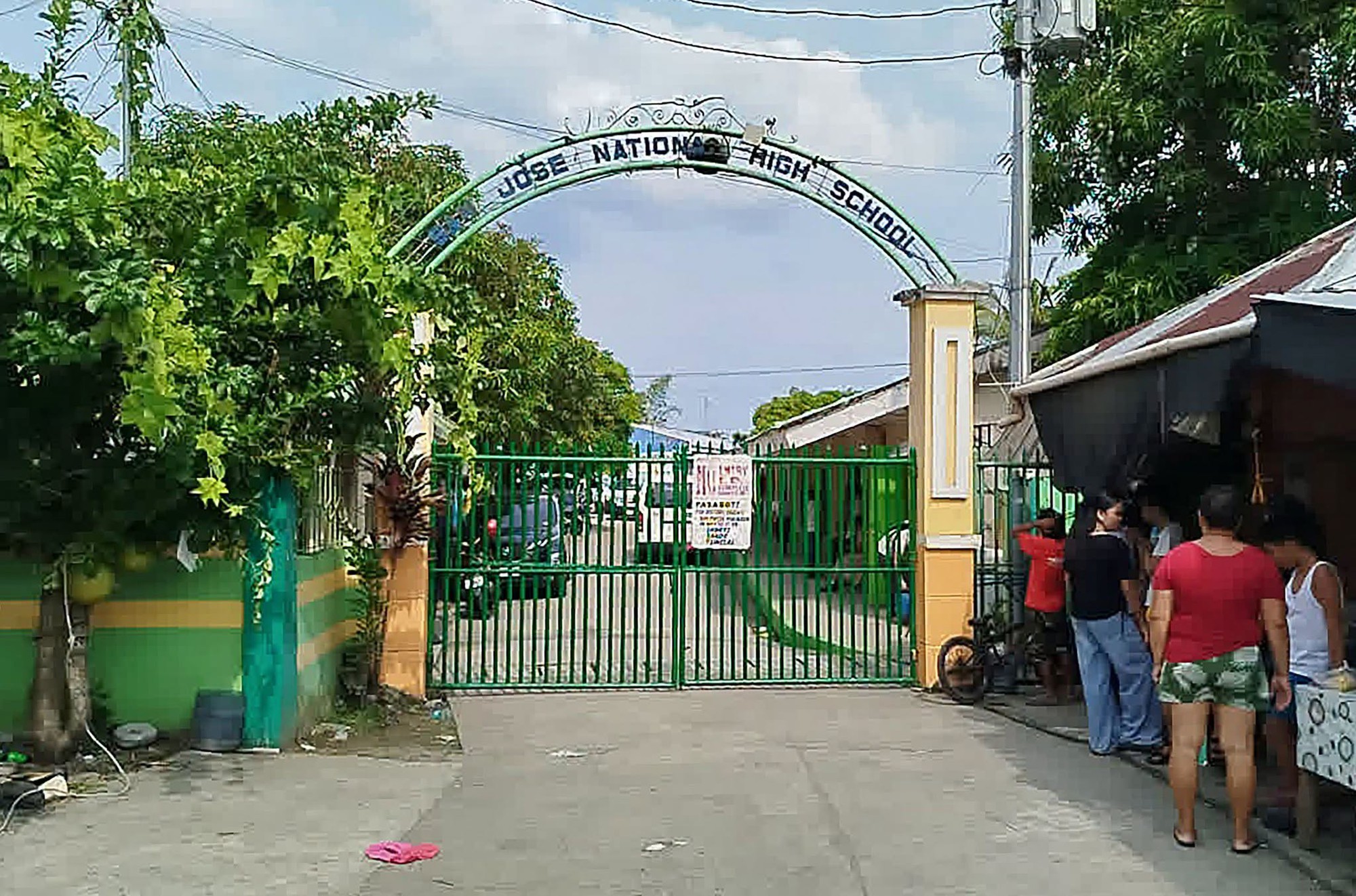 Hiện trường kinh hoàng vụ xả súng tại trường học ở Philippines khiến 10 học sinh thương vong; nghi phạm mới 14 và 15 tuổi- Ảnh 2.