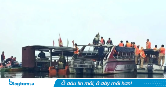 Nóng: Lật tàu du lịch tại Cát Bà, đã có du khách tử vong
