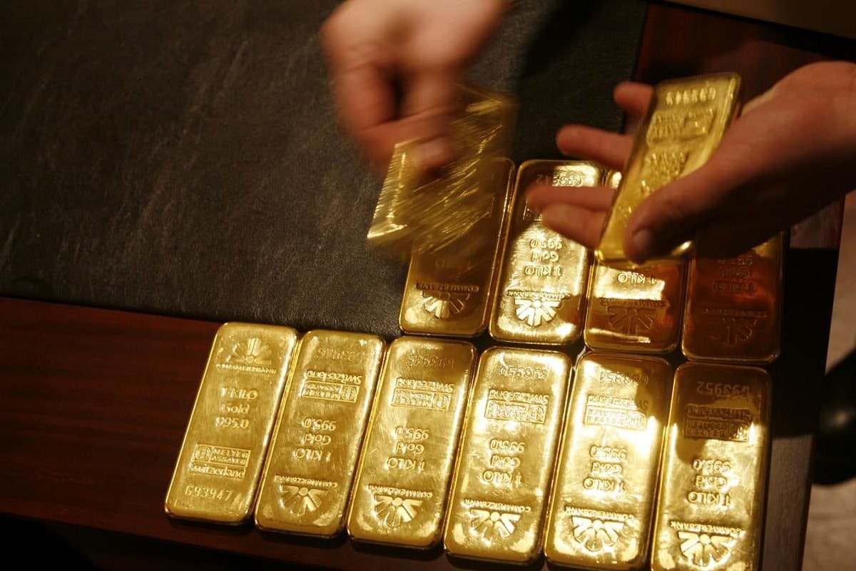 Giá vàng hôm nay 26/3: Bật tăng khi đồng USD giảm