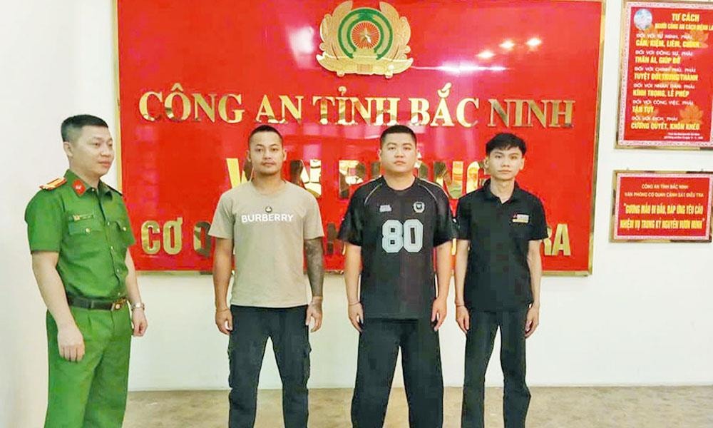 Khởi tố 5 đối tượng ít về nhà nhưng liên tục gửi tiền cho người thân xây nhà, mua ô tô