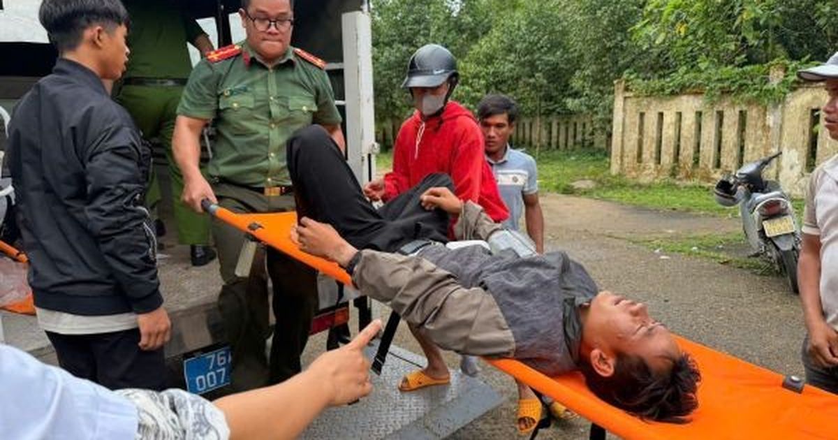 Bị sét đánh gục khi đang khi thác keo, 2 người thoát nguy nhờ cuộc ứng cứu xuyên rừng